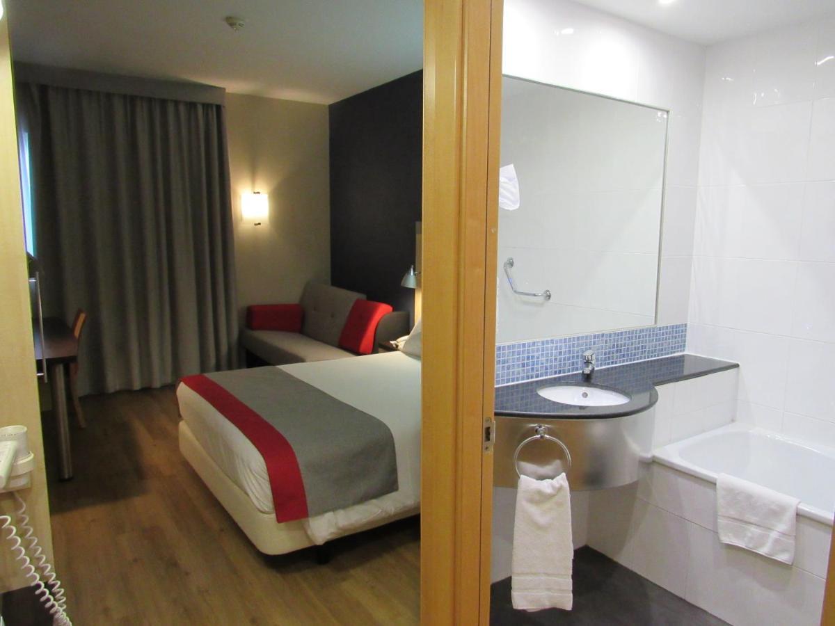 Holiday Inn Express Alcobendas By Ihg Ngoại thất bức ảnh