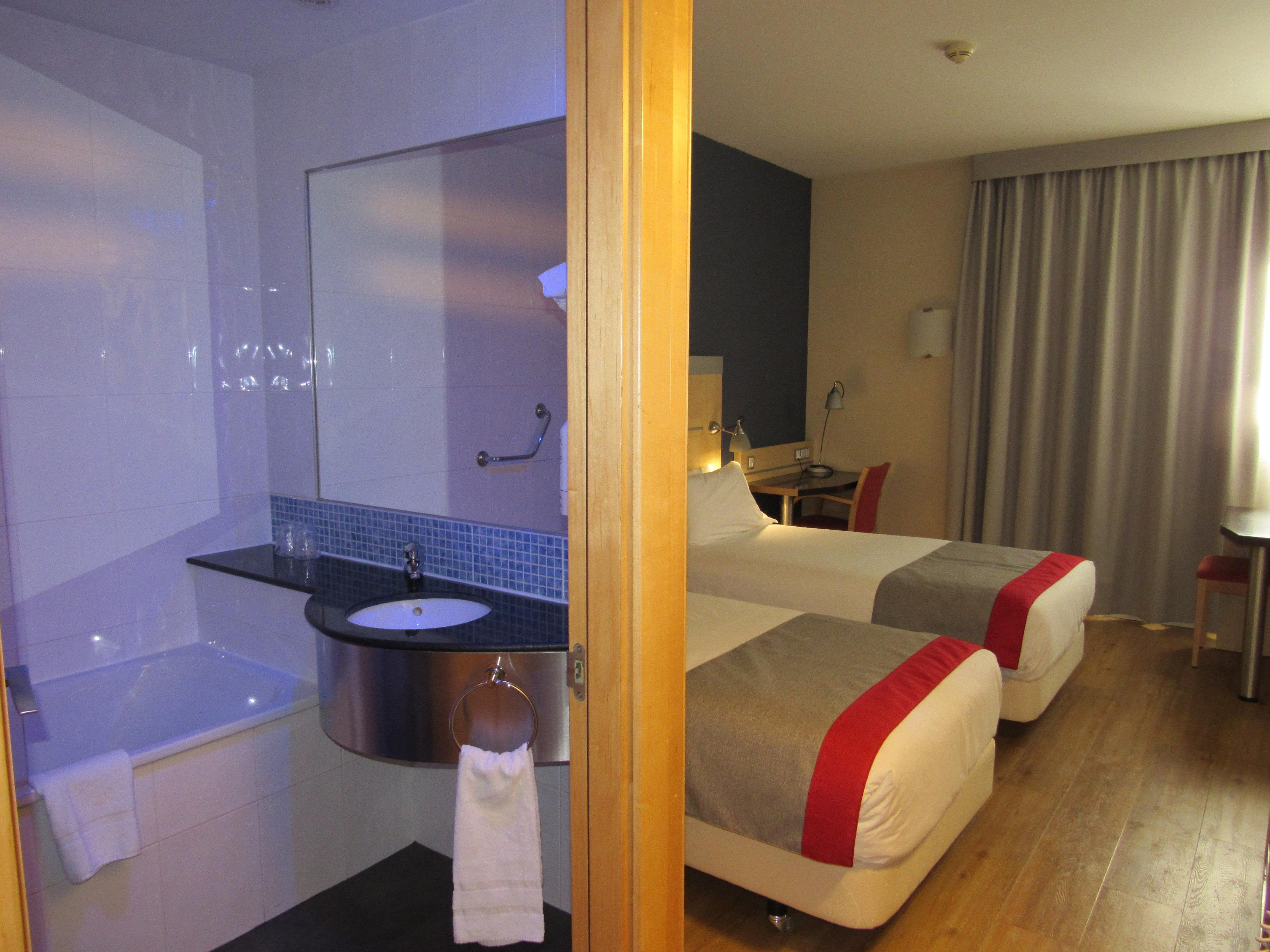 Holiday Inn Express Alcobendas By Ihg Ngoại thất bức ảnh