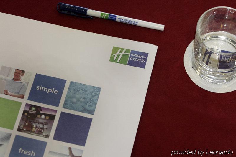 Holiday Inn Express Alcobendas By Ihg Ngoại thất bức ảnh