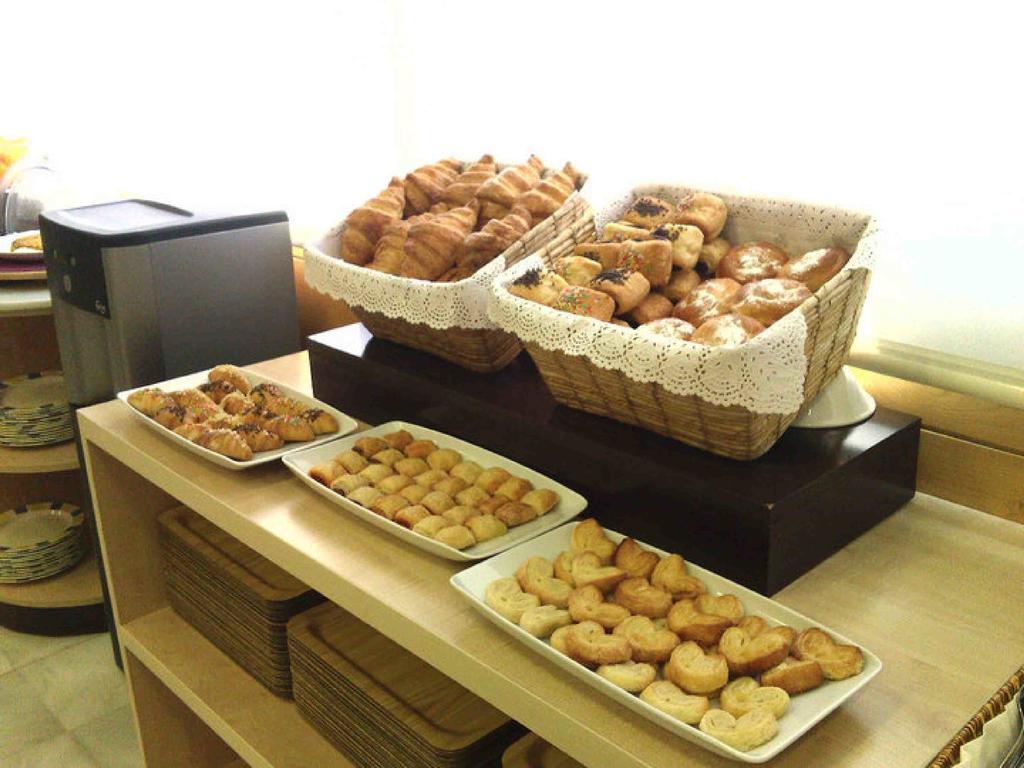 Holiday Inn Express Alcobendas By Ihg Ngoại thất bức ảnh