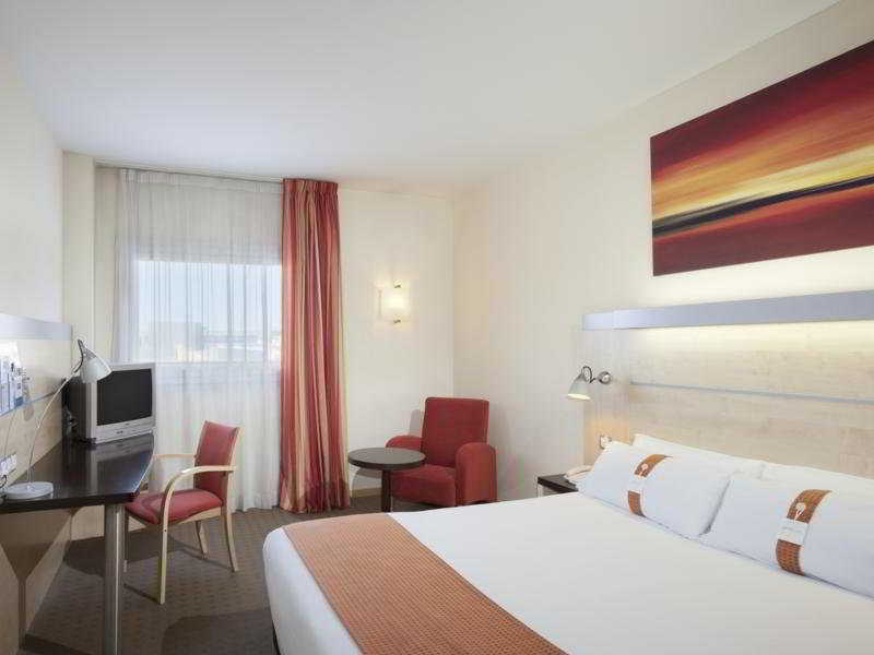 Holiday Inn Express Alcobendas By Ihg Ngoại thất bức ảnh