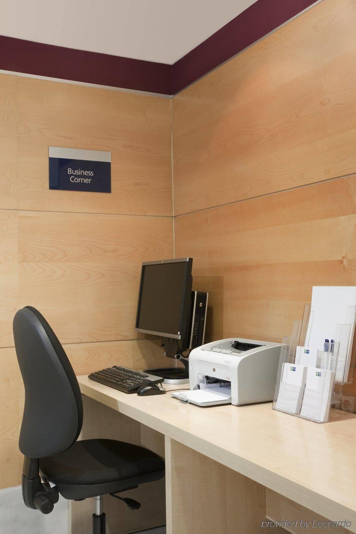 Holiday Inn Express Alcobendas By Ihg Ngoại thất bức ảnh